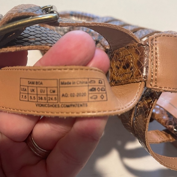 Vionic Brand New In Box-Sz-7.5 - Picture 9 of 14